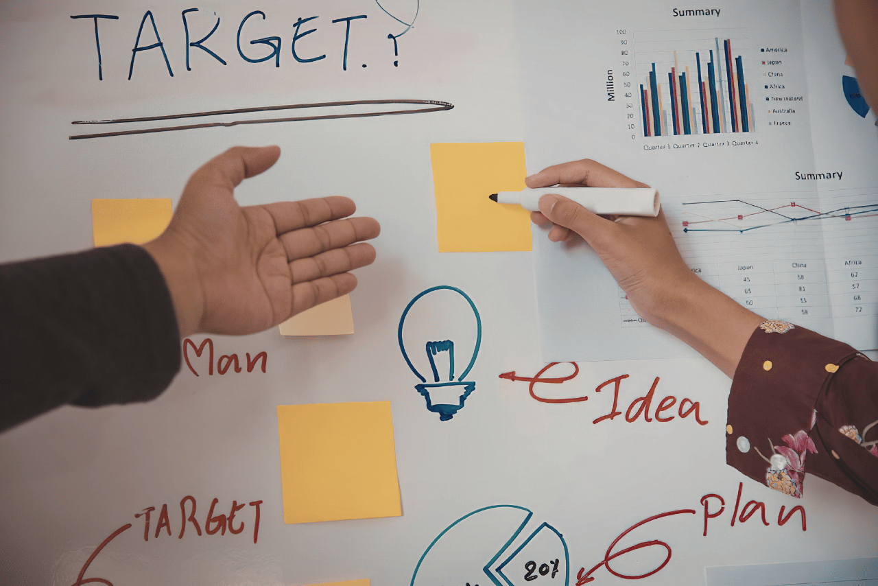 FSL vs Custom Field Service Solutions: Build vs Buy Analysis